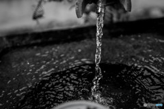 水
