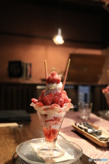 明日香村　あすかルビーパフェ