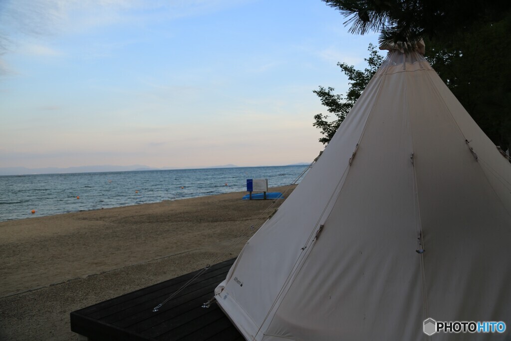 夕暮れのテント
