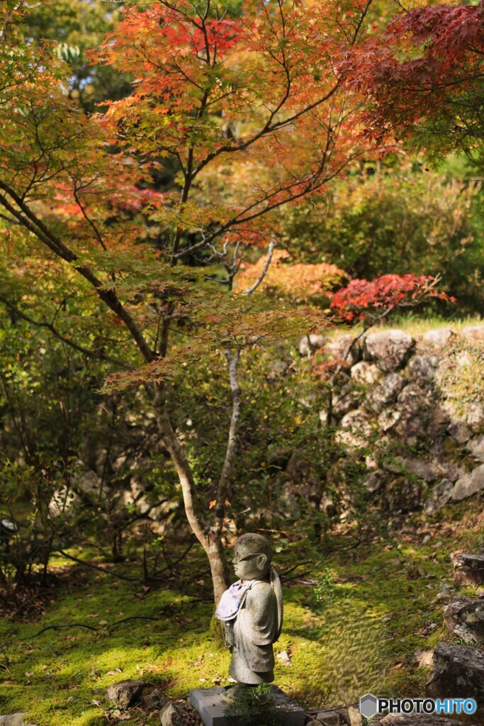 お地蔵様と紅葉