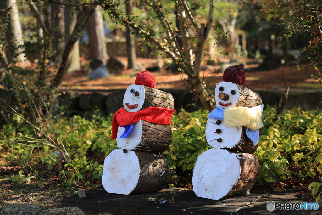 優しい木の雪だるま