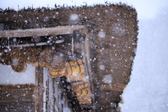雪と軒先と