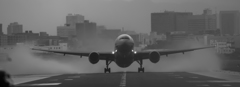 雨の伊丹空港3