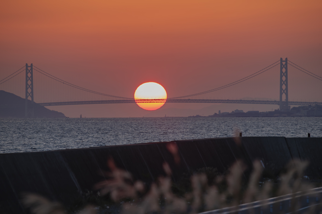 明石大橋に沈む夕日10/25（1）