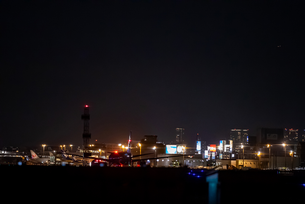 空港夜景