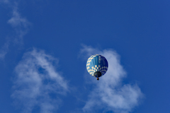 青空に青いballoon