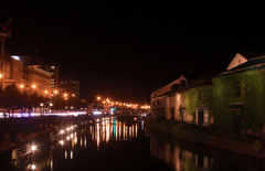 小樽運河で夜景を見たんだった。