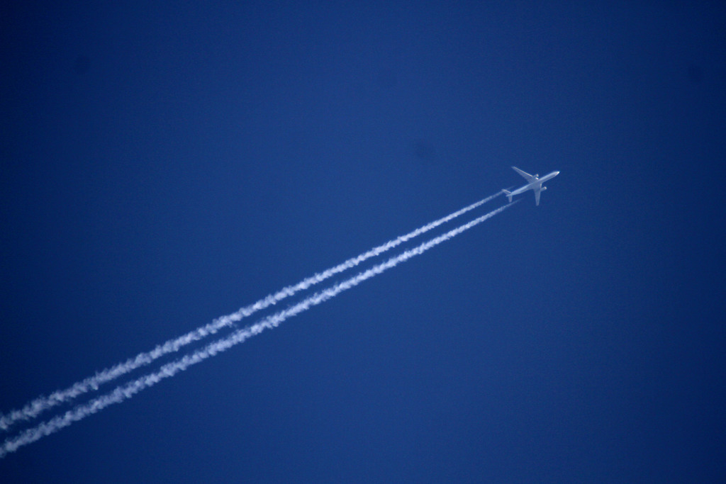 ひこうき雲製造中。