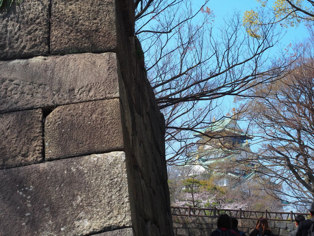 於　石垣と城。