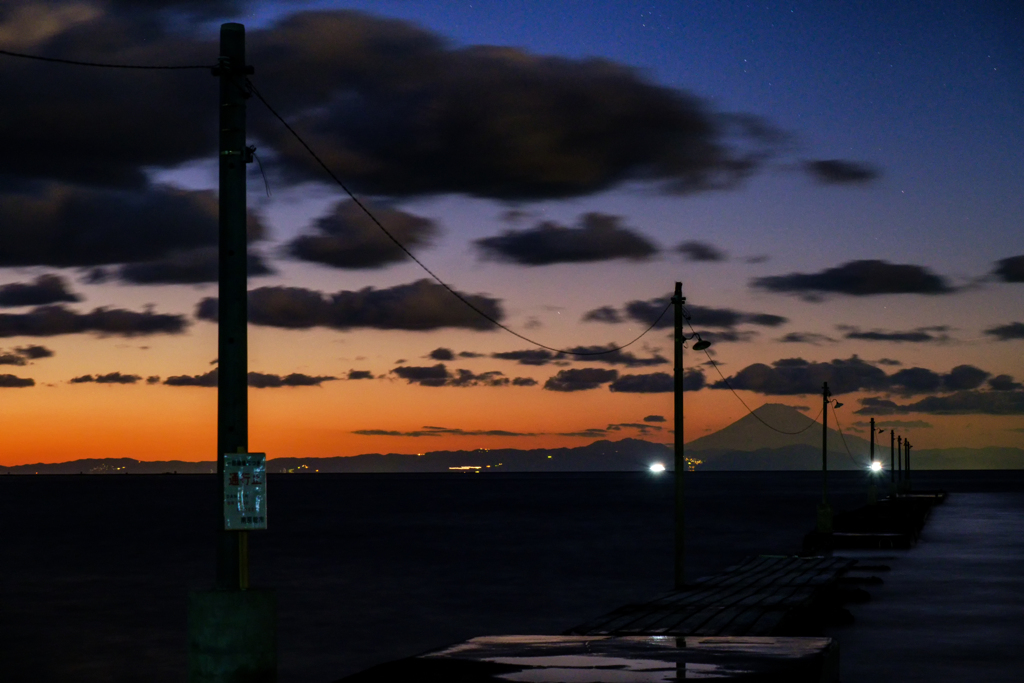 電柱と富士山