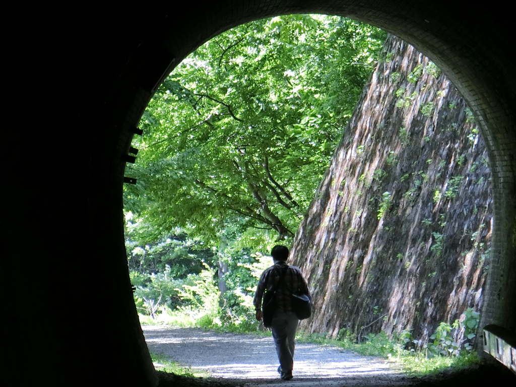 廃線跡を歩く