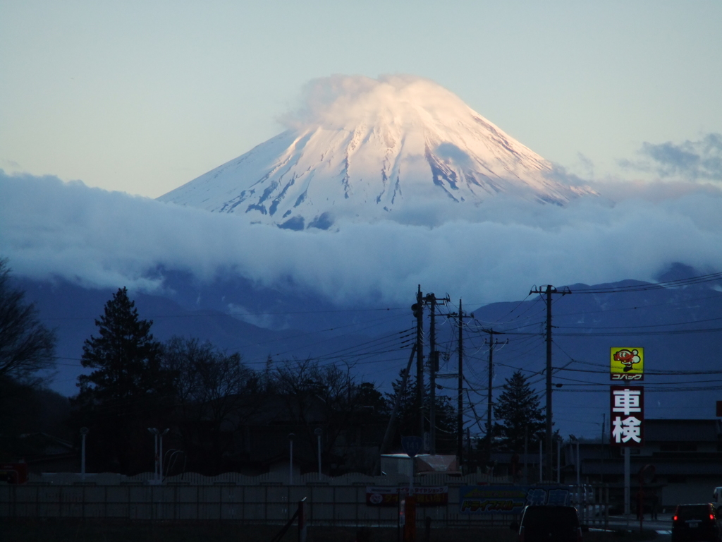 雲の上に出した頭