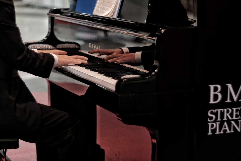関内マリナード地下街 BMIストリートピアノ