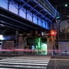 夜の国道駅