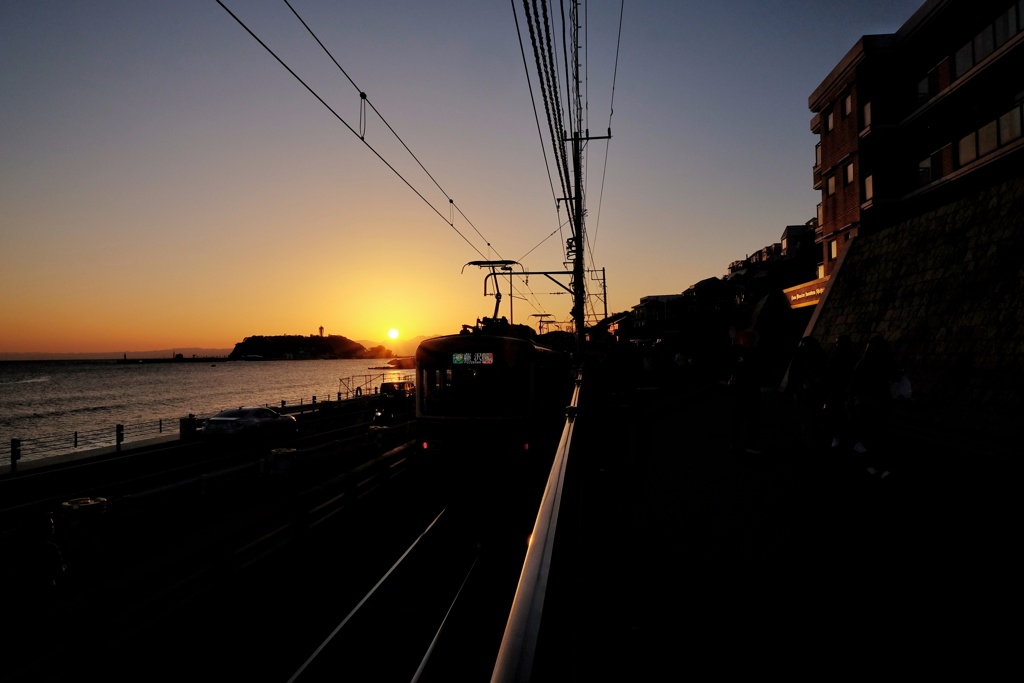 鎌倉高校前駅の日没