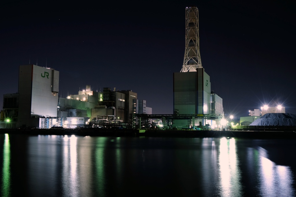 夜中のJR東日本川崎火力発電所