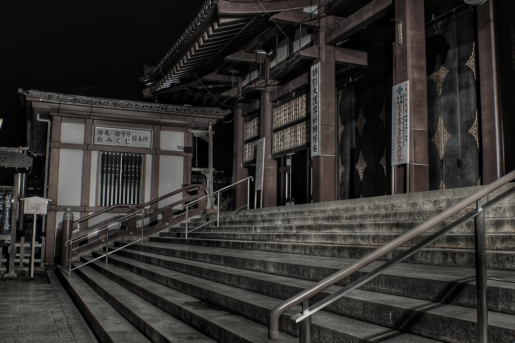 夜の川崎大師