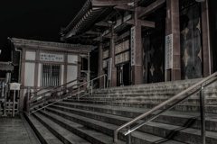 夜の川崎大師