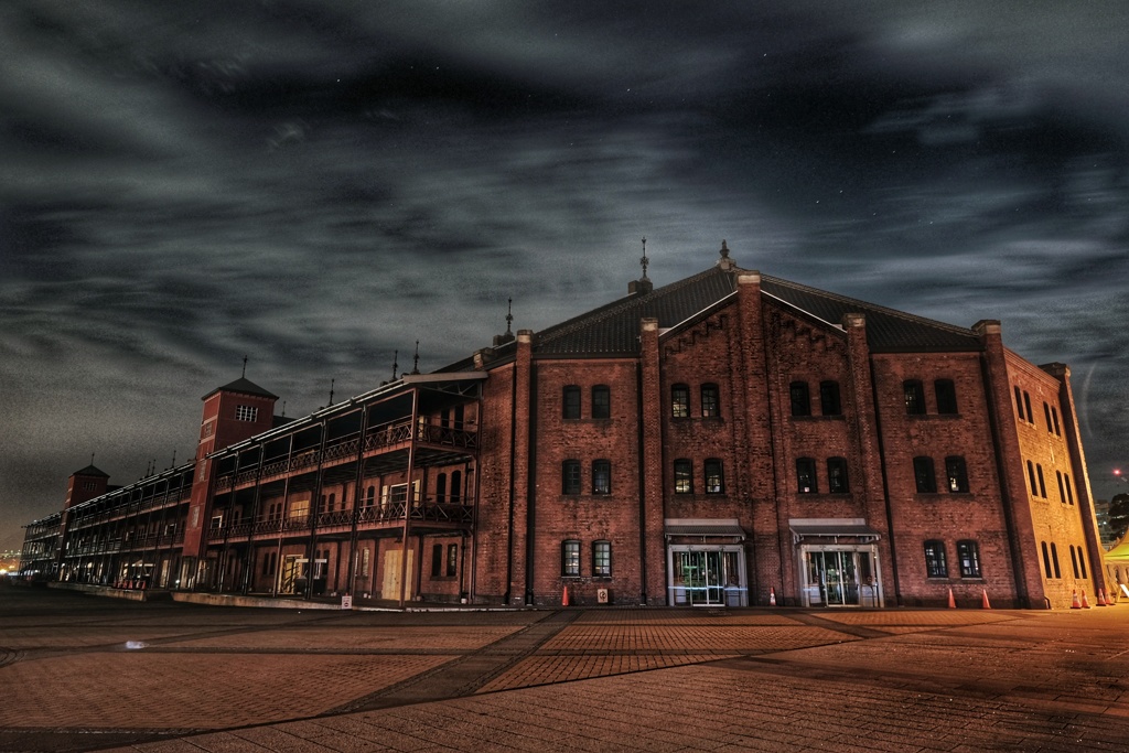 真夜中 照らされていない元倉庫