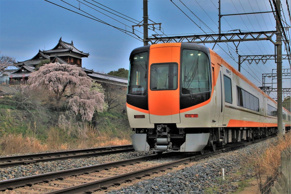 郡山城こ近鉄特急
