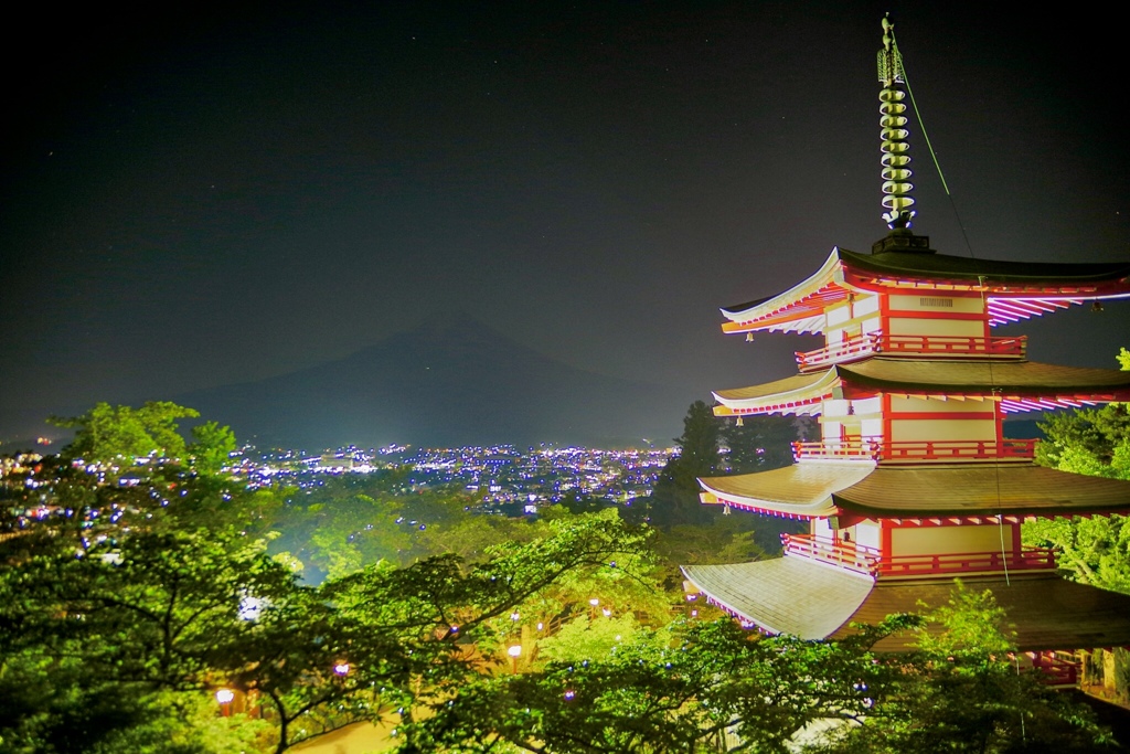 新倉富士浅間神社からの夜景