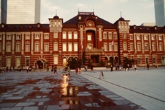 東京駅と夕陽