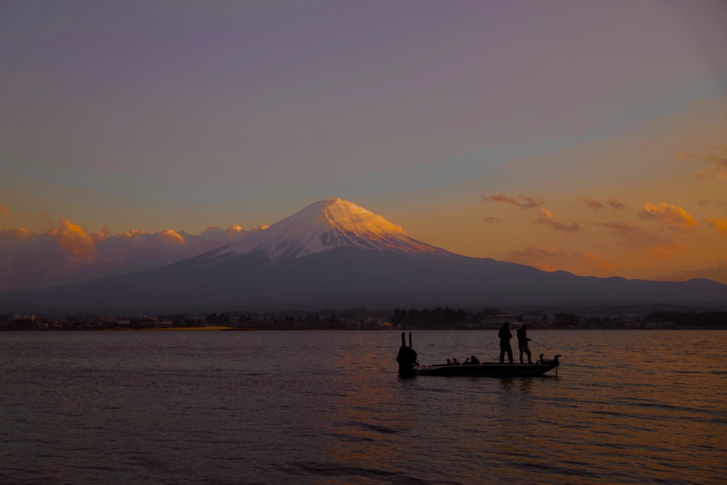 富士と釣り人