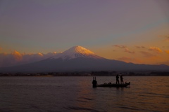 富士と釣り人
