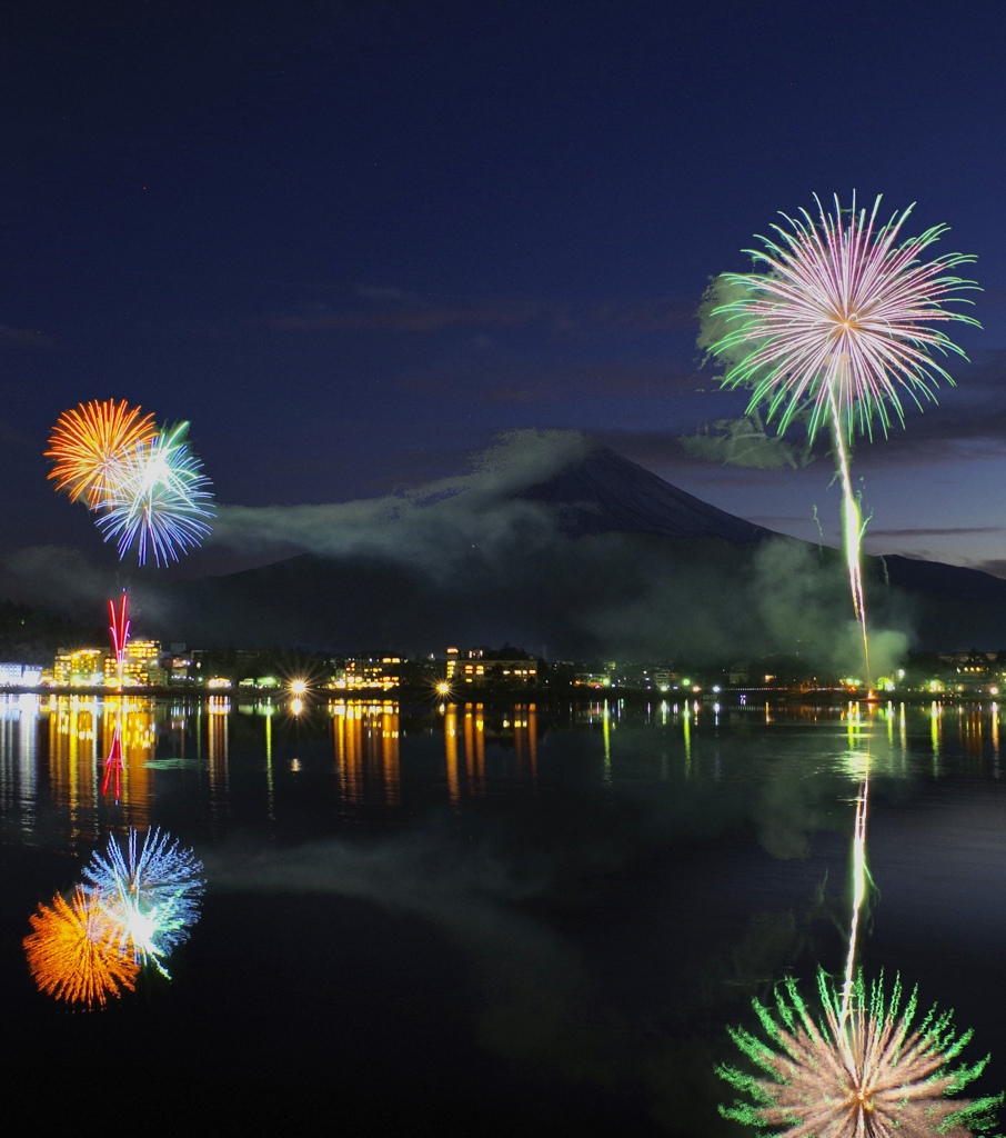河口湖冬花火
