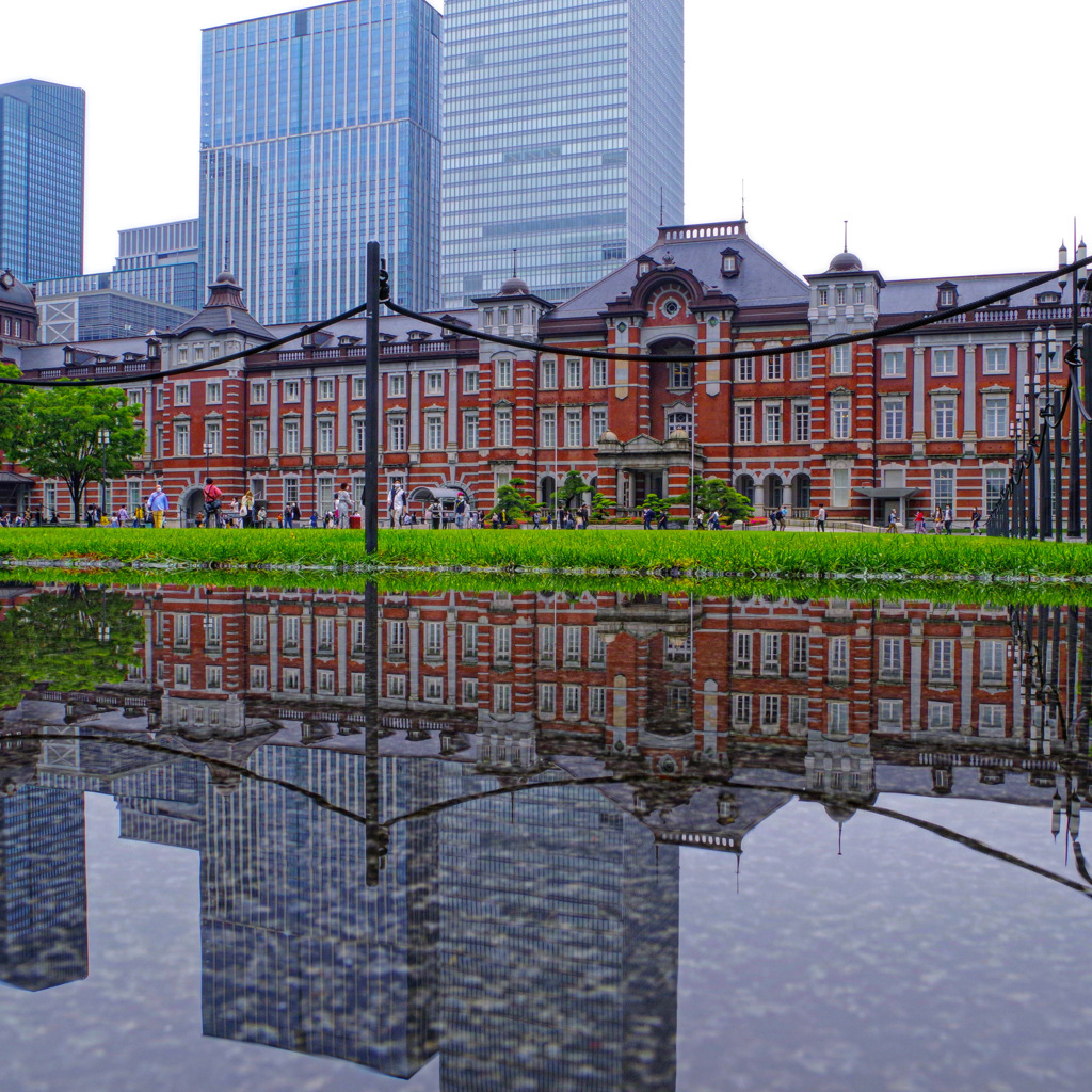 雨上がりの東京ステーション