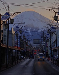 雨上がりの商店街