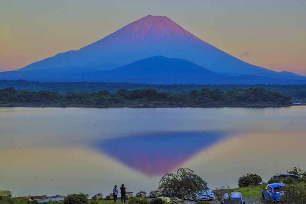 夕陽に照らされる霊峰富士