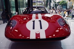 赤いスポーツカー