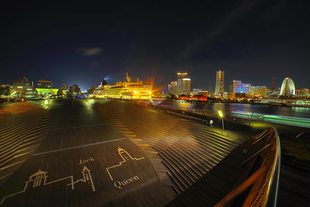 横浜大桟橋の夜景