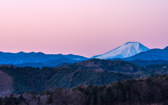 日の出前　霜降りた朝に