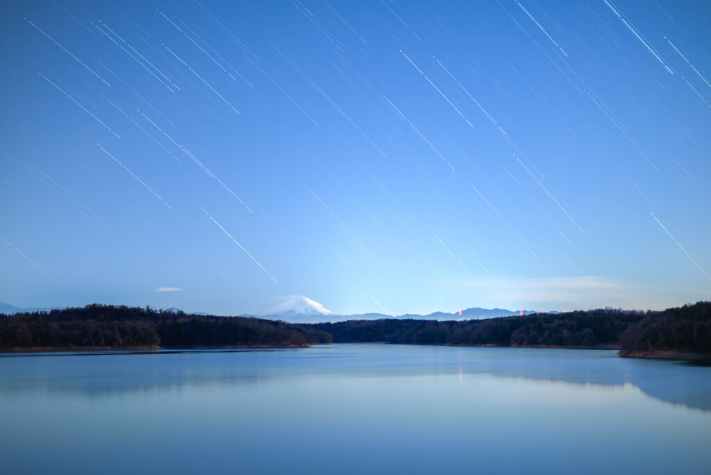 航海薄明に降る