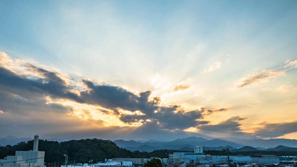 日の入り37分前