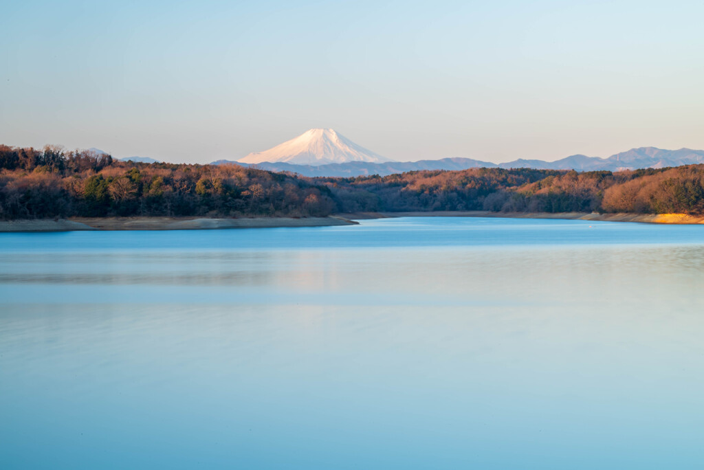スローｼｬｯﾀｰで氷結湖を模して・・・(^^)