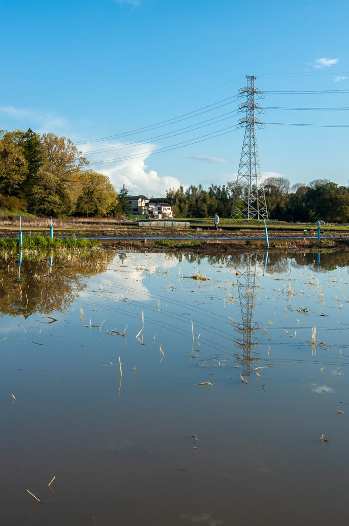 豪雨後快晴　田植えを待つ卯月の田園