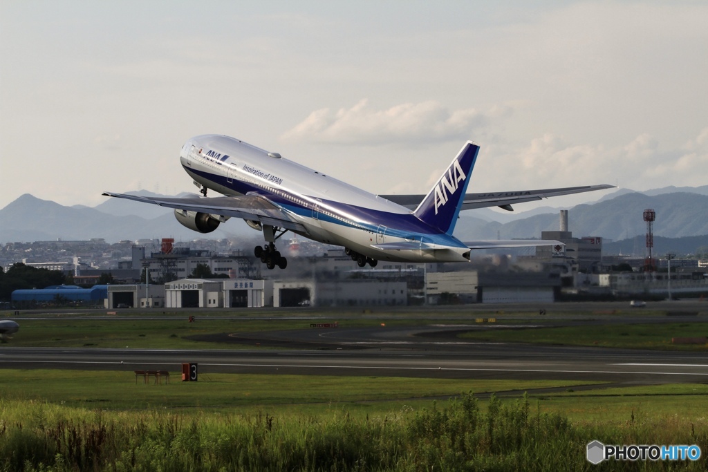 7/7 - 777 TAKE-OFF