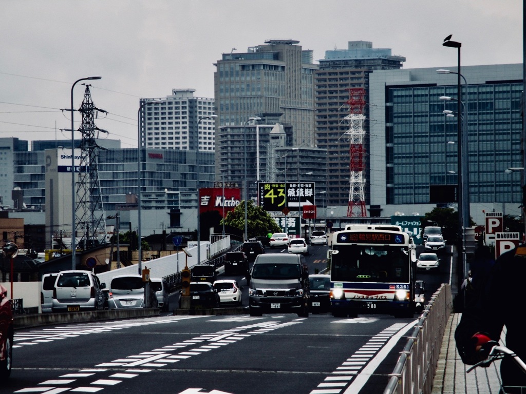 国道１号線　鶴見から川崎をのぞむ