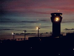 夕闇の管制塔
