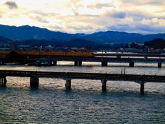 川を越えて行け