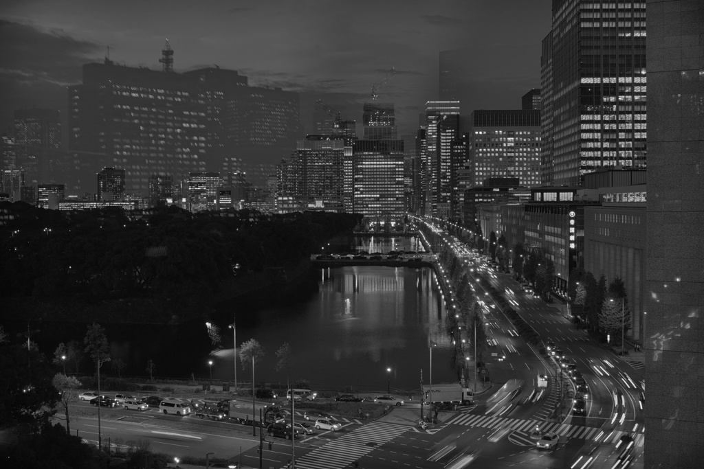 ガラス越し