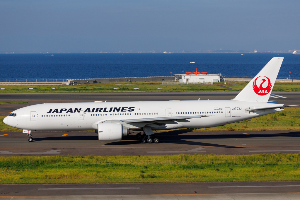 B777-200