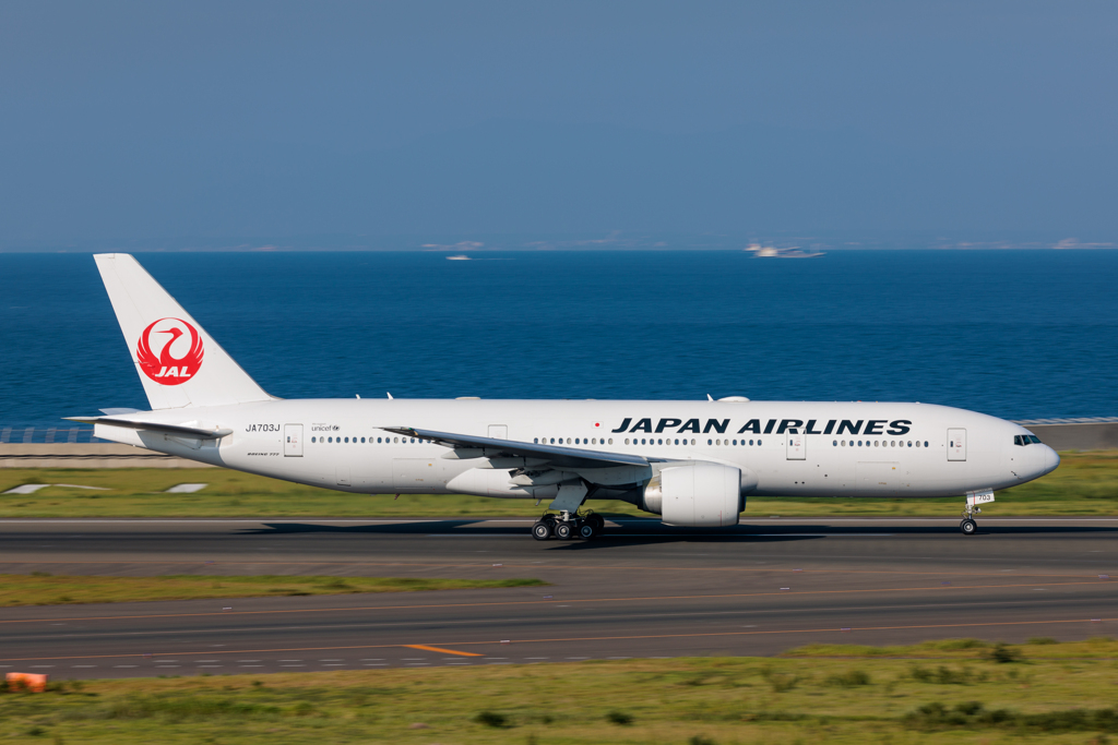  B777-200