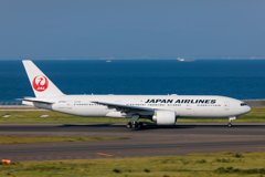  B777-200