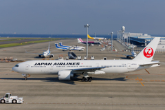 B777-200