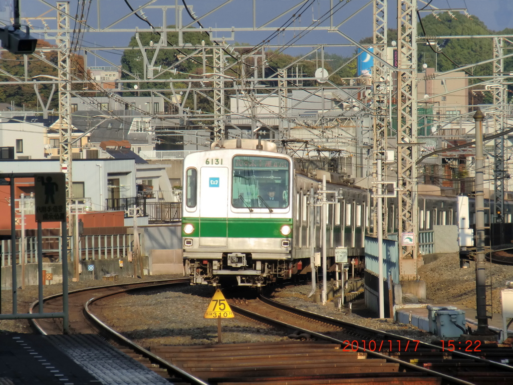 地上に出てきたモグラ（補正・再掲）　～メトロクロニクル～