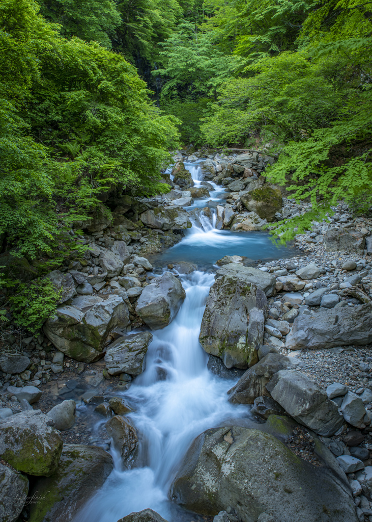 青の流れ